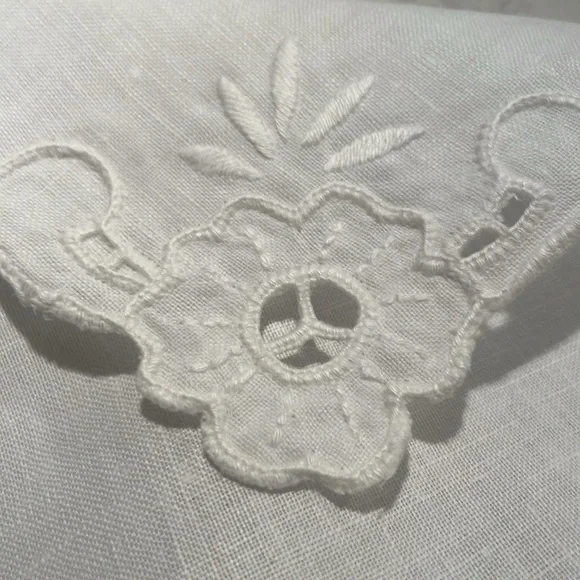 Vintage Embroidered Napkins - Picture 7 of 9
